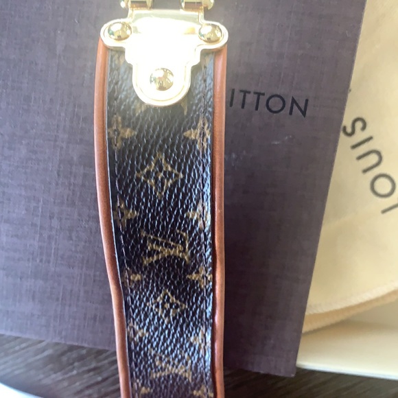 Louis Vuitton Save it Monogram Canvas Wide Cuff - Picture 8 of 13